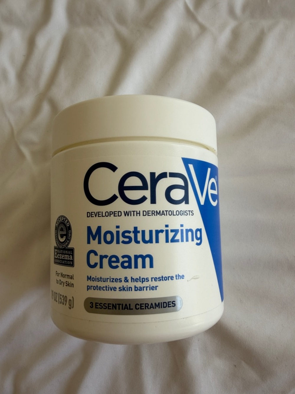 rave White and Blue Moisturizing Cream Jar